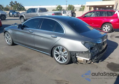 2018 Mercedes-Benz C 350E из США, поврежденный, VIN 55SWF4HBXJU272305